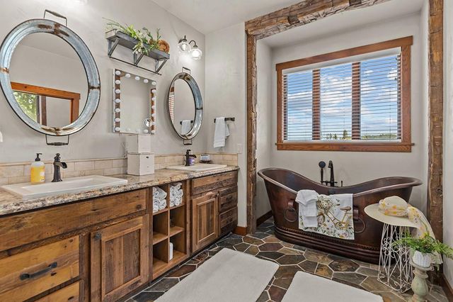 N4003 MARSH ROAD, New London, WI 54961