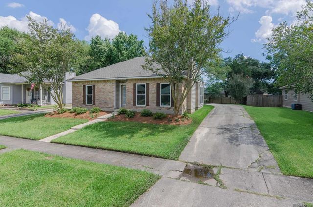 15134 Point Chenier Ave, Saint George, LA 70817