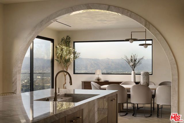 16401 Mulholland Drive, Los Angeles, CA 90049