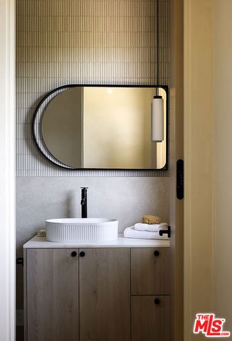 16401 Mulholland Drive, Los Angeles, CA 90049