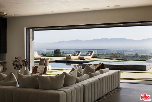 16401 Mulholland Drive, Los Angeles, CA 90049