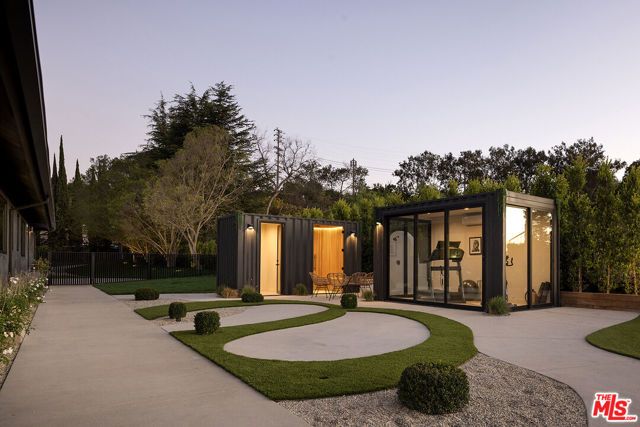 16401 Mulholland Drive, Los Angeles, CA 90049