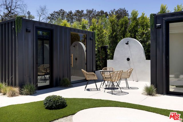 16401 Mulholland Drive, Los Angeles, CA 90049