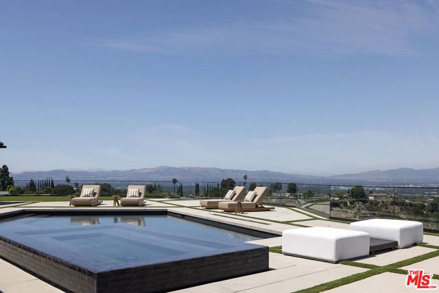 16401 Mulholland Drive, Los Angeles, CA 90049