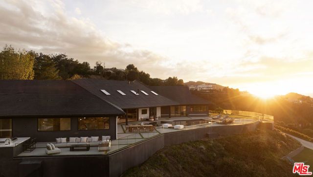 16401 Mulholland Drive, Los Angeles, CA 90049