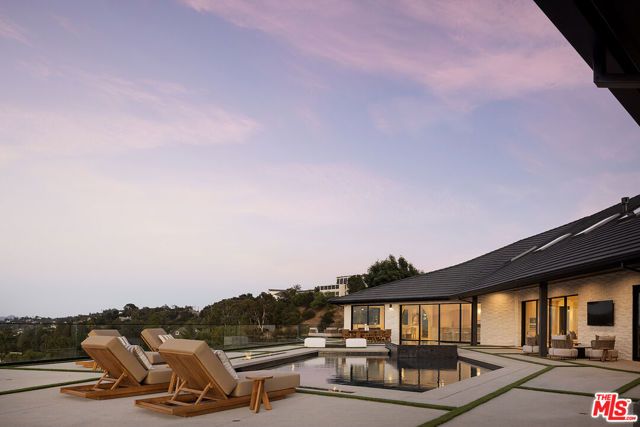 16401 Mulholland Drive, Los Angeles, CA 90049