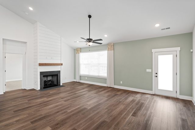 360 Turfway Park, Gallatin, TN 37066