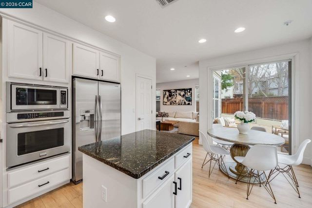 942 Monet Cir, Walnut Creek, CA 94597