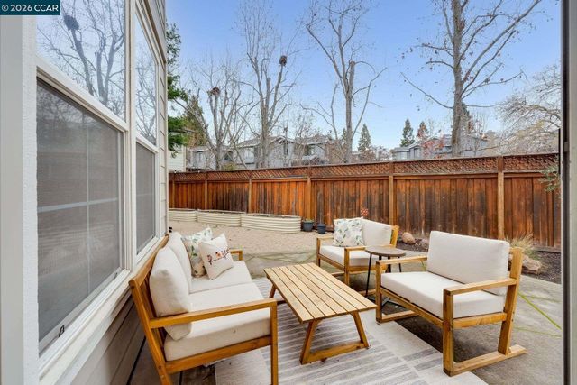 942 Monet Cir, Walnut Creek, CA 94597