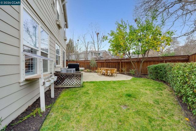 942 Monet Cir, Walnut Creek, CA 94597