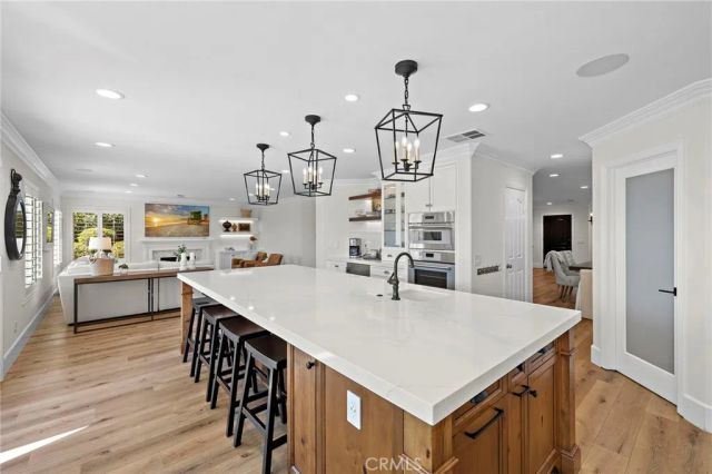 8 Las Pisadas, Rancho Santa Margarita, CA 92688