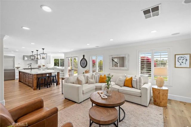 8 Las Pisadas, Rancho Santa Margarita, CA 92688