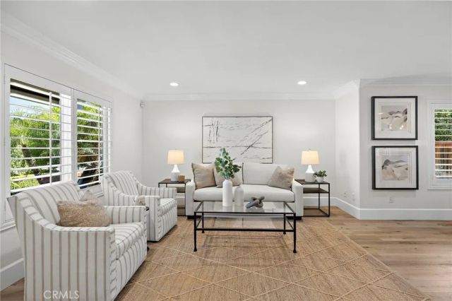 8 Las Pisadas, Rancho Santa Margarita, CA 92688