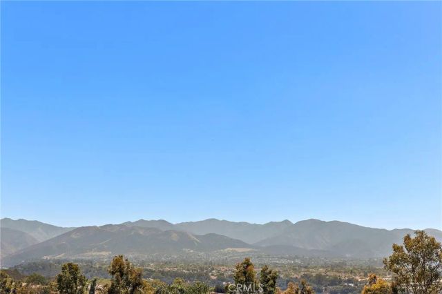 8 Las Pisadas, Rancho Santa Margarita, CA 92688