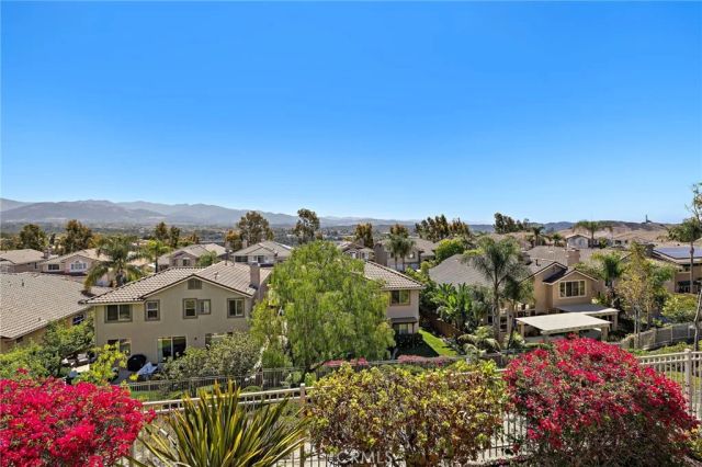 8 Las Pisadas, Rancho Santa Margarita, CA 92688