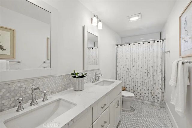 8 Las Pisadas, Rancho Santa Margarita, CA 92688
