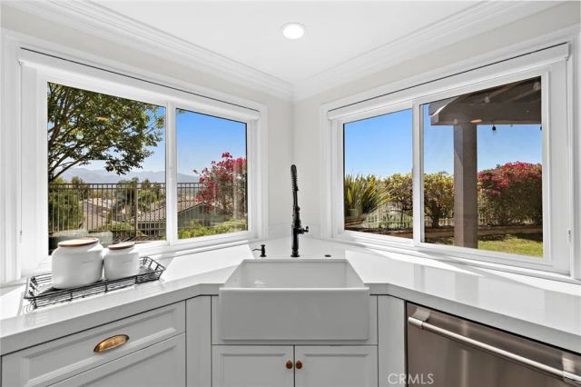 8 Las Pisadas, Rancho Santa Margarita, CA 92688