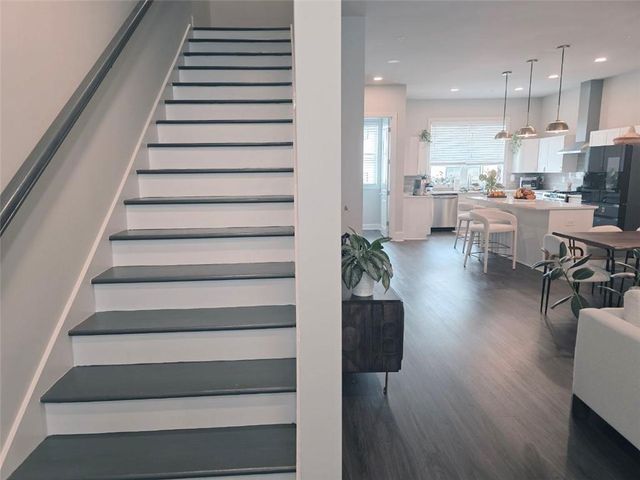 8020 Linfield Way, Atlanta, GA 30350
