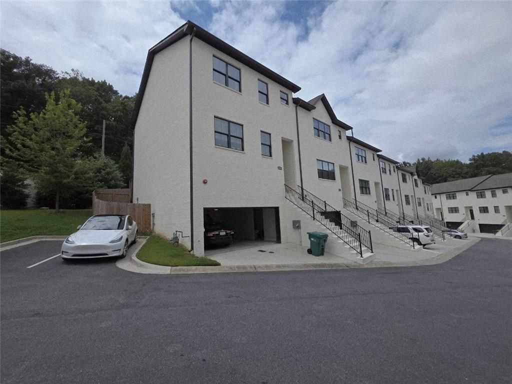 8020 Linfield Way, Atlanta, GA 30350