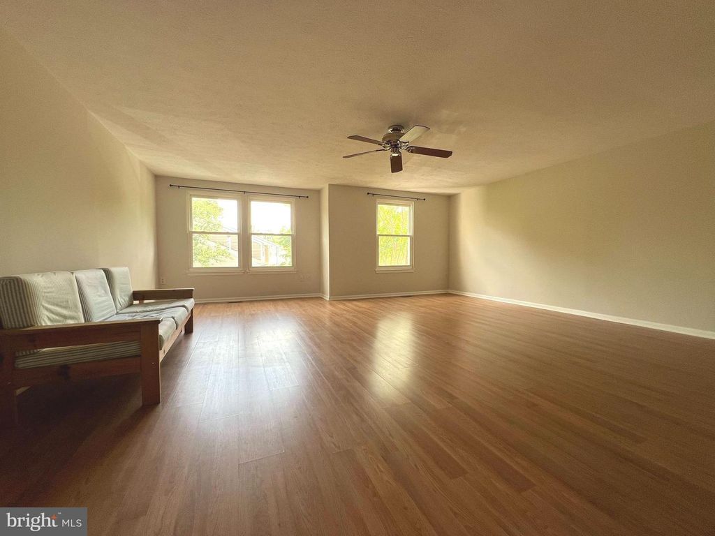 Image 11 of property listing at 48 WHITECHURCH CT, Germantown, MD 20874