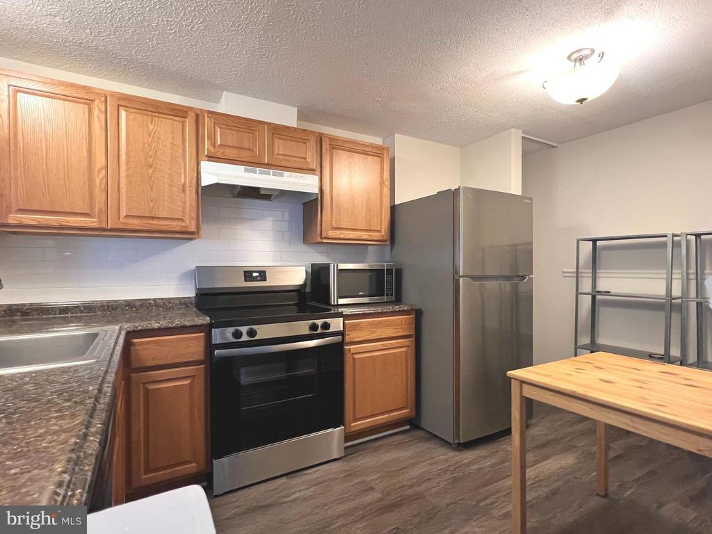 Image 5 of property listing at 48 WHITECHURCH CT, Germantown, MD 20874