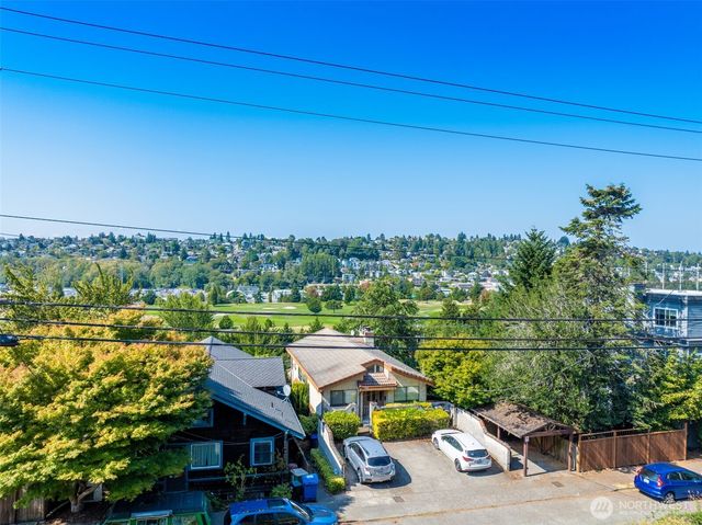 2552 14th Avenue W #202, Seattle, WA 98119