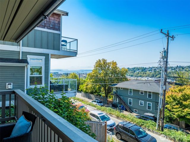 2552 14th Avenue W #202, Seattle, WA 98119