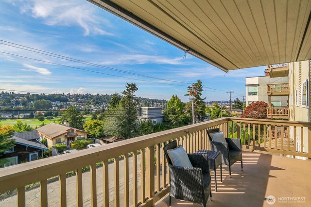 2552 14th Avenue W #202, Seattle, WA 98119