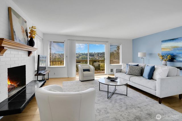 2552 14th Avenue W #202, Seattle, WA 98119