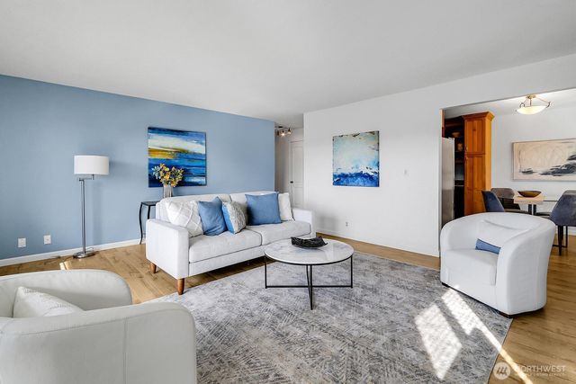 2552 14th Avenue W #202, Seattle, WA 98119