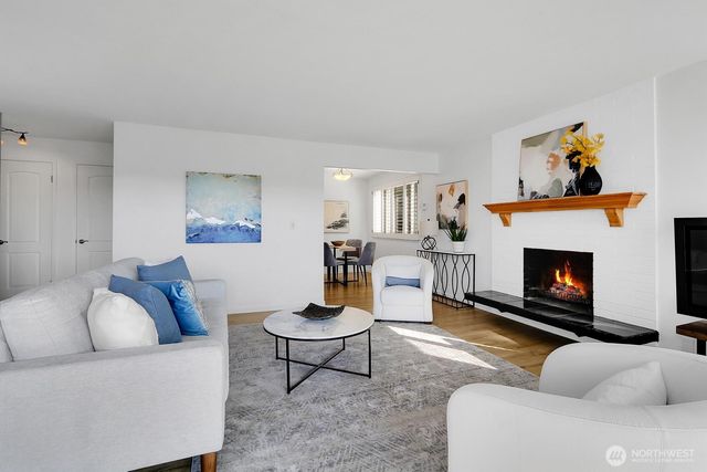 2552 14th Avenue W #202, Seattle, WA 98119