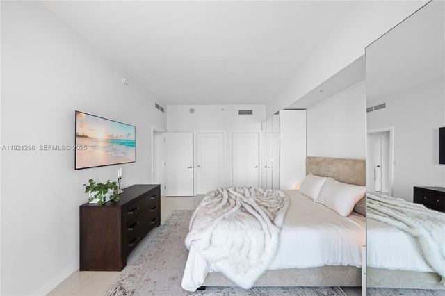 1900 N Bayshore Dr PH 4902, Miami, FL 33132