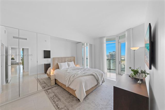 1900 N Bayshore Dr PH 4902, Miami, FL 33132