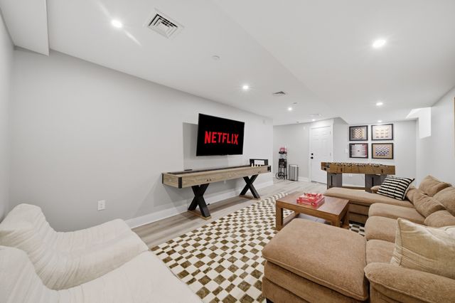174 Walnut Street 1, Somerville, MA 02145