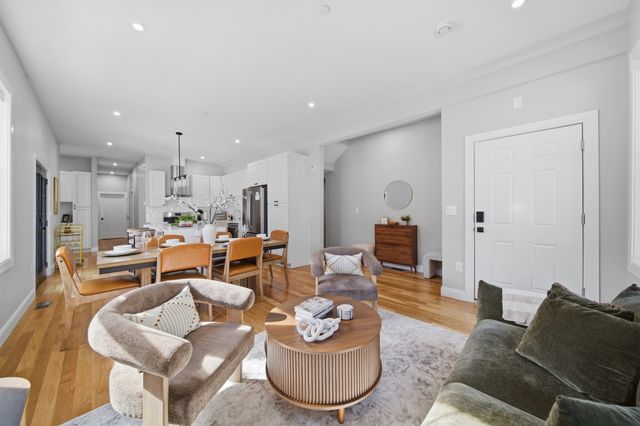 174 Walnut Street 1, Somerville, MA 02145