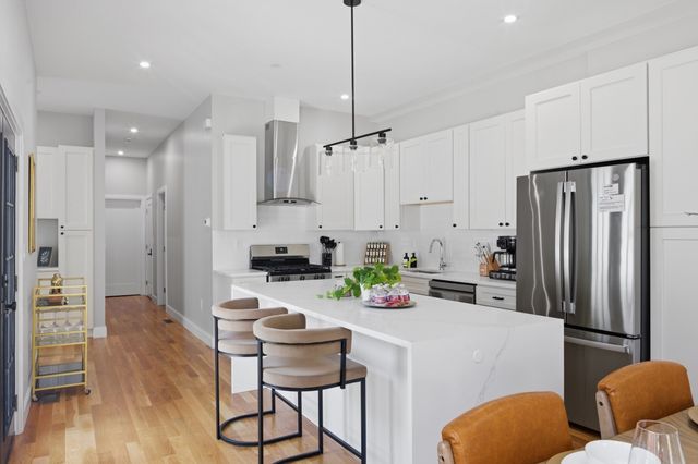174 Walnut Street 1, Somerville, MA 02145