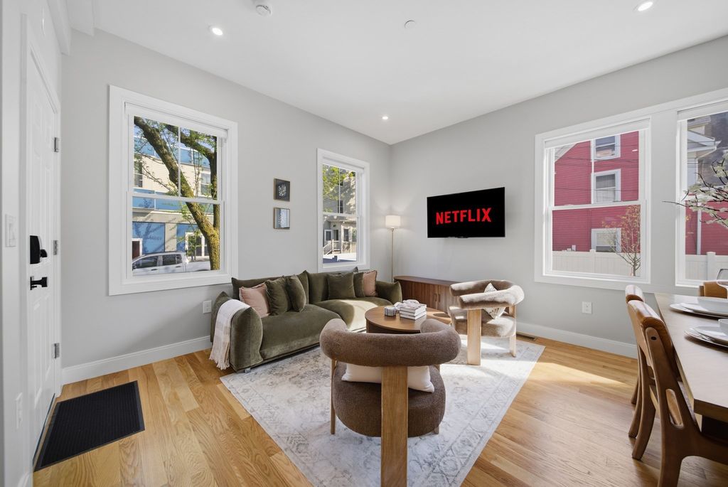 174 Walnut Street 1, Somerville, MA 02145