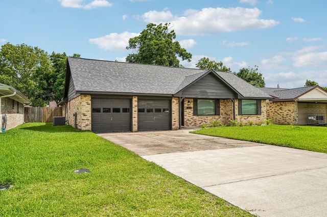 2801 Coy Drive, Deer Park, TX 77536