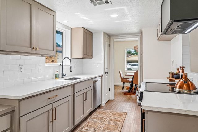 2801 Coy Drive, Deer Park, TX 77536