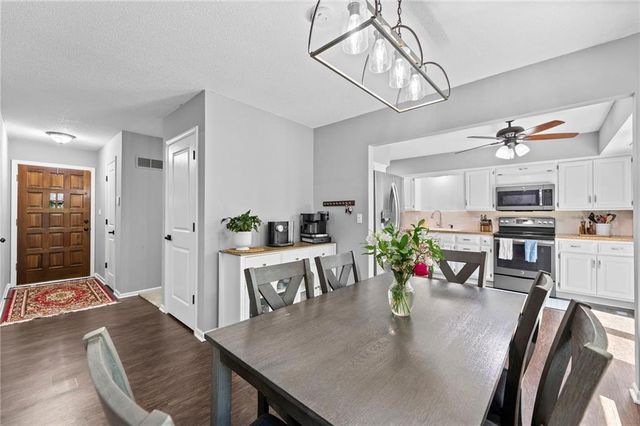 7738 Garnett Street, Lenexa, KS 66214