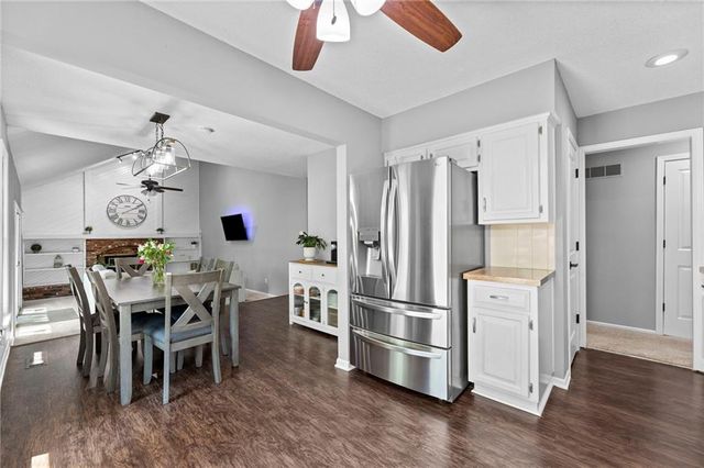 7738 Garnett Street, Lenexa, KS 66214