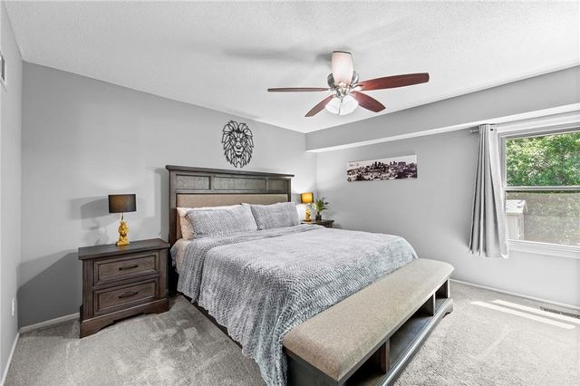 7738 Garnett Street, Lenexa, KS 66214