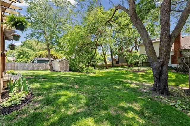 7738 Garnett Street, Lenexa, KS 66214