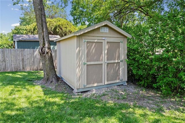 7738 Garnett Street, Lenexa, KS 66214
