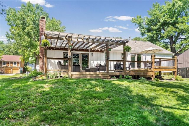7738 Garnett Street, Lenexa, KS 66214