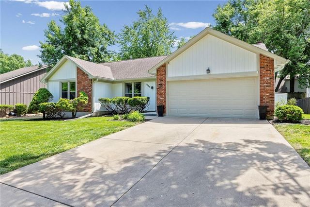 7738 Garnett Street, Lenexa, KS 66214