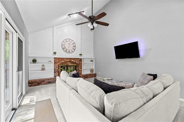 7738 Garnett Street, Lenexa, KS 66214