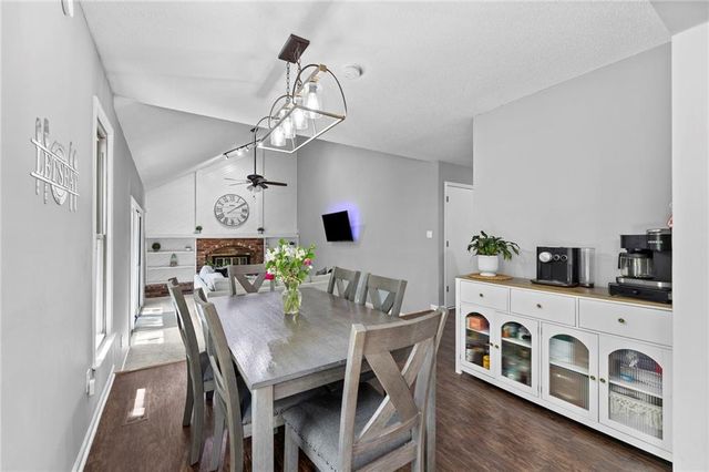7738 Garnett Street, Lenexa, KS 66214