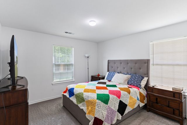 810 S MAIN Street, Kemp, TX 75143