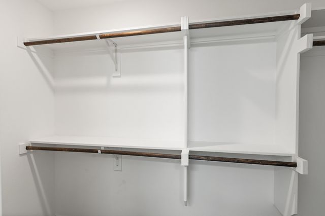 810 S MAIN Street, Kemp, TX 75143